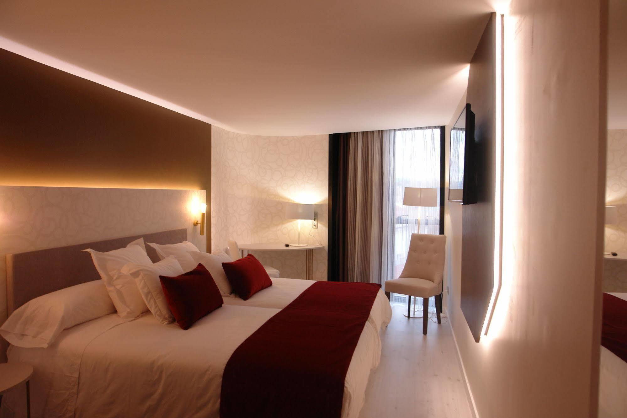Hotel Cardenal Monforte De Lemos Dış mekan fotoğraf